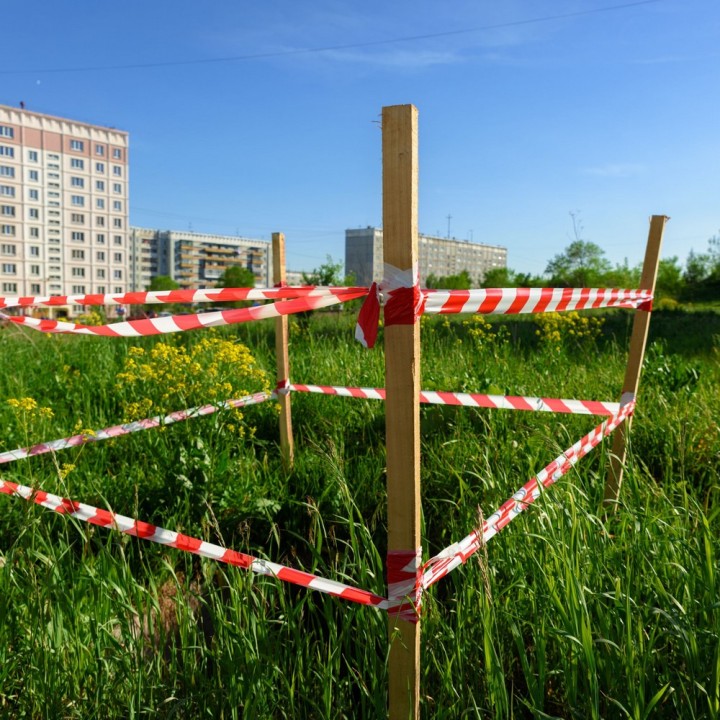 TAŚMA OSTRZEGAWCZA IH 48mm x 50m NIEKLEJĄCA BIAŁO/CZERWONA